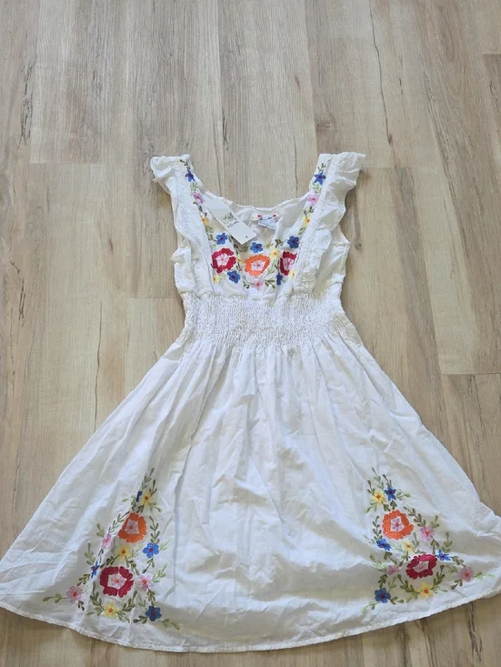 100% Cotton Just Love White Sundress with Multicolor Floral Embroidery - Picture 1 of 3